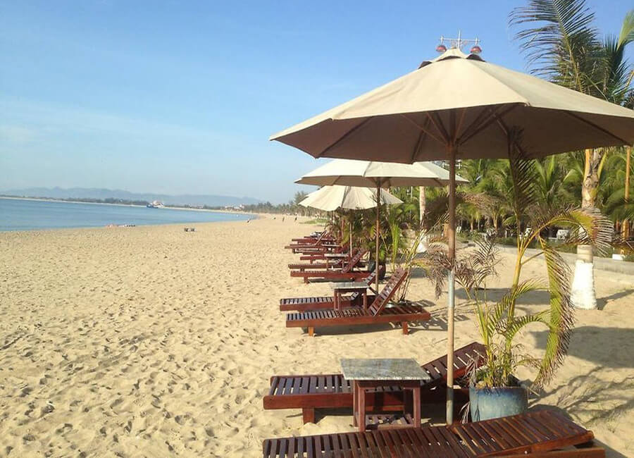 Resort Con Gà Vàng nghĩ dưỡng bãi biển