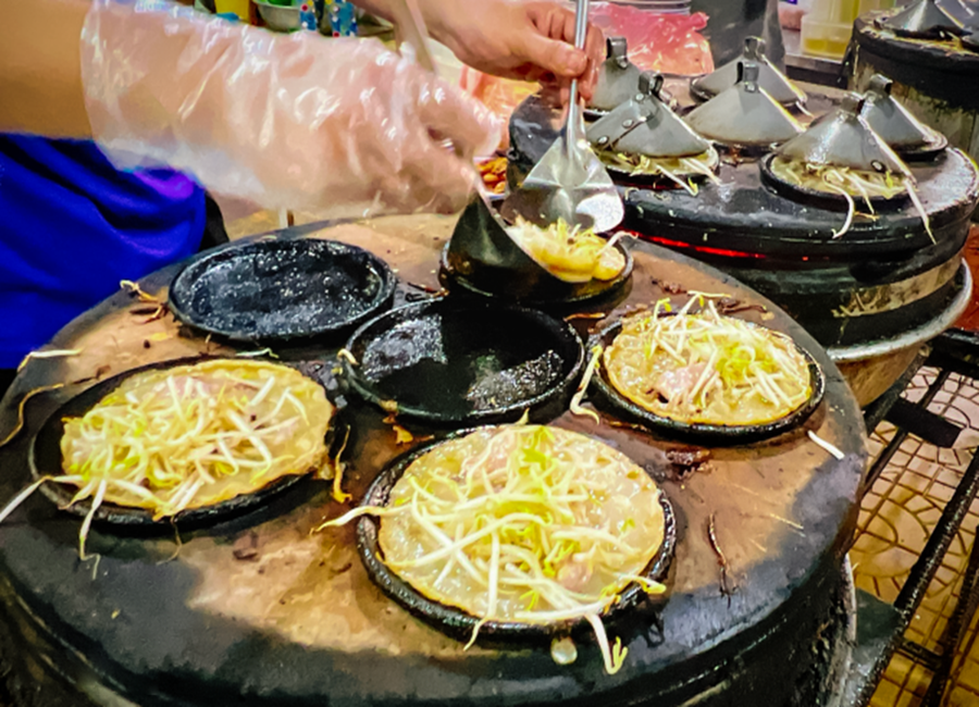Cách thưởng thức bánh căn bánh xèo Ninh Thuận