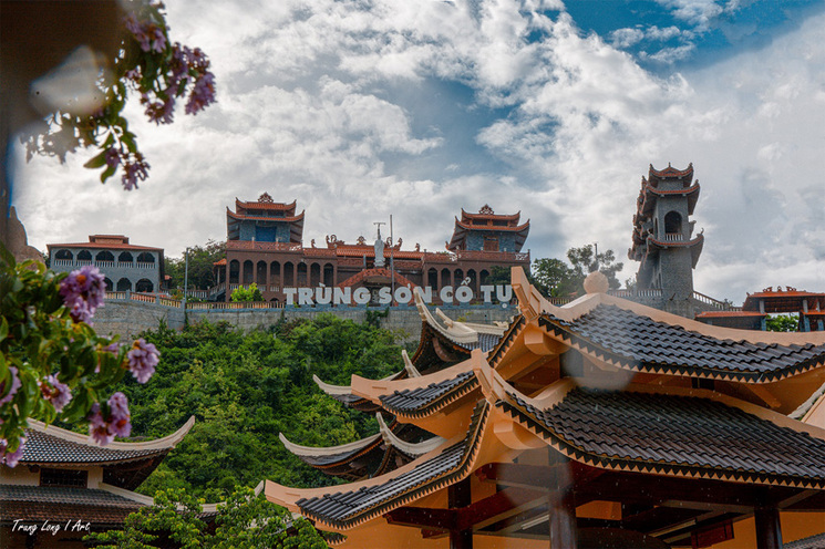 Trùng Sơn Cổ Tự ngôi chùa độc đáo nằm trên núi Đá Chồng Ninh Thuận