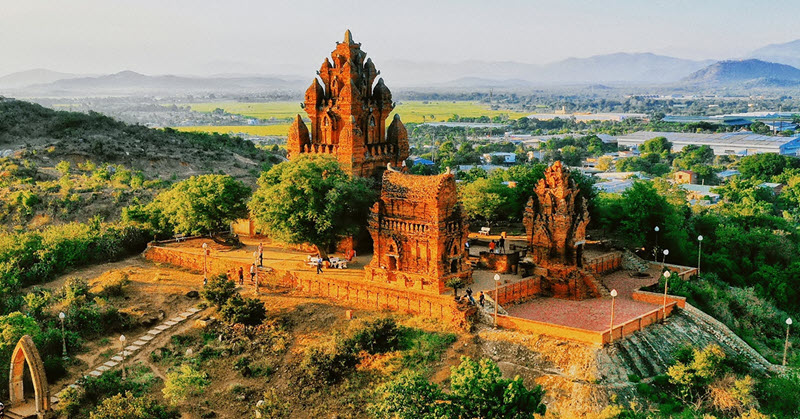 Tour khám phá văn hoá Chăm tại Tháp Po Klong Garai