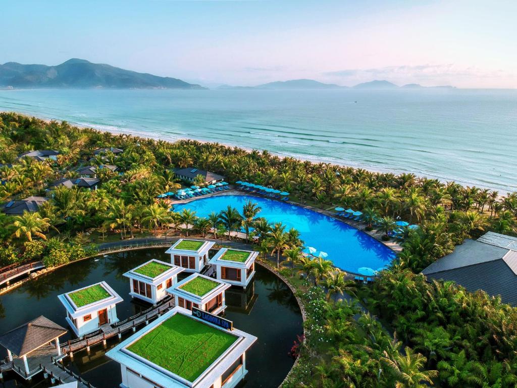 Duyên Hà Resort Cam Ranh mang đậm nét kiến trúc hiện đại