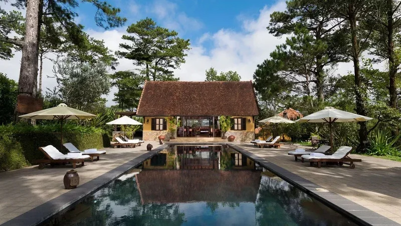 Hồ bơi tại Khu nghỉ dưỡng Ana Mandara Villas Dalat Resort and Spa