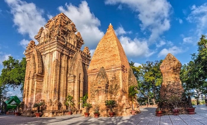 Tháp Bà Ponagar Nha Trang