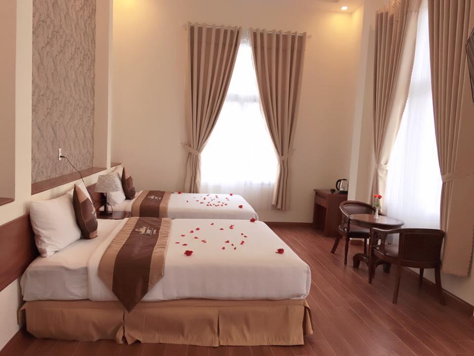 Phòng khách sạn Queen Villa Đà Lạt