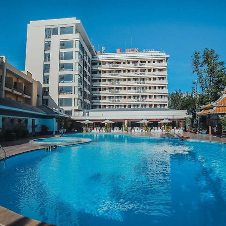 Ngắm nhìn vẻ đẹp cổ điển của Rex Hotel Vũng Tàu