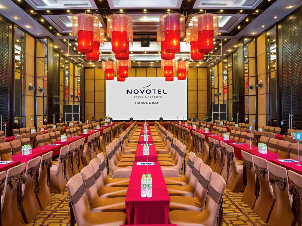 Nhà Hàng khách sạn Novotel Hạ Long