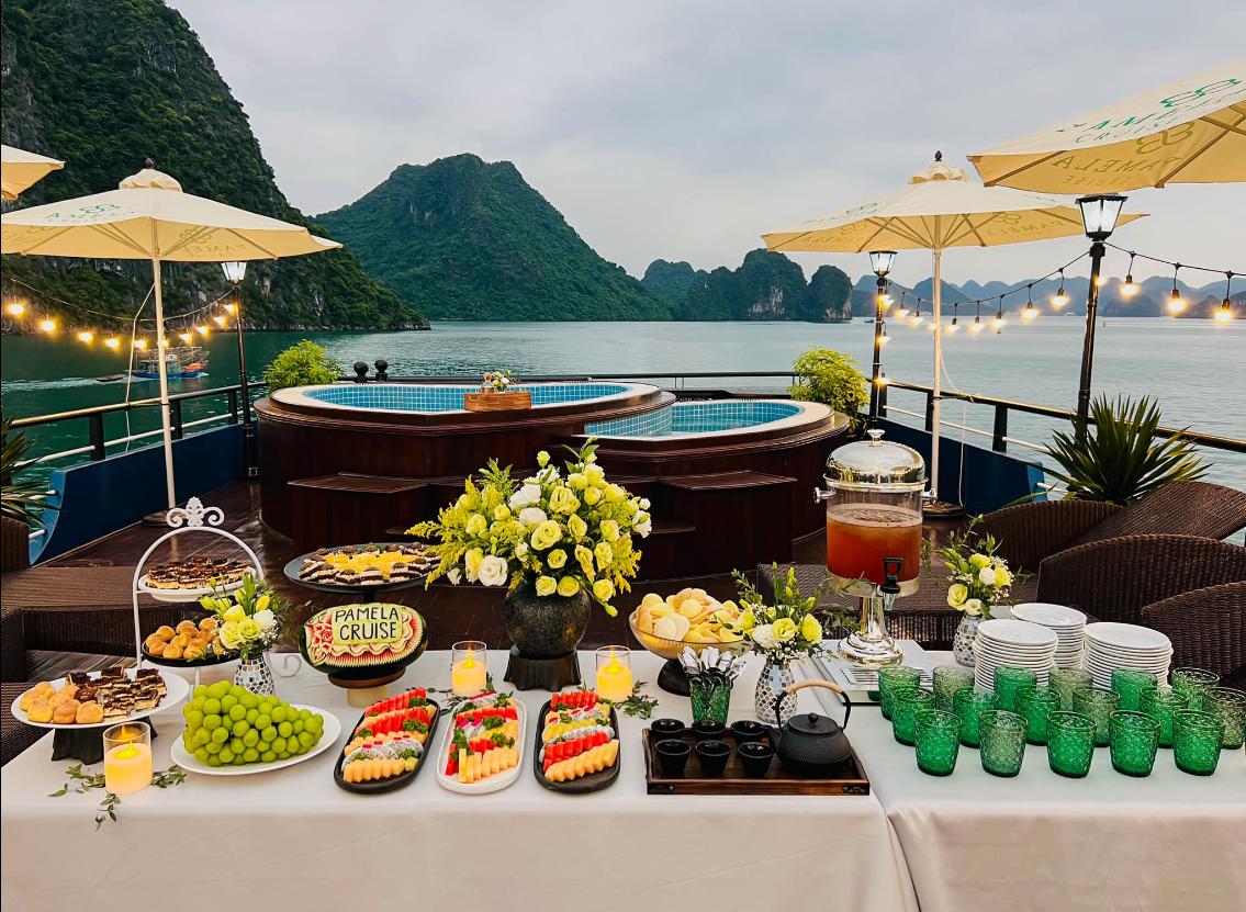 Tour du thuyền Pamela Cruise 1 ngày tham quan Vịnh Hạ Long