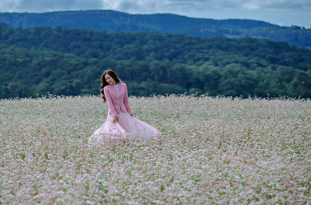 Mùa hoa tam giác mạch