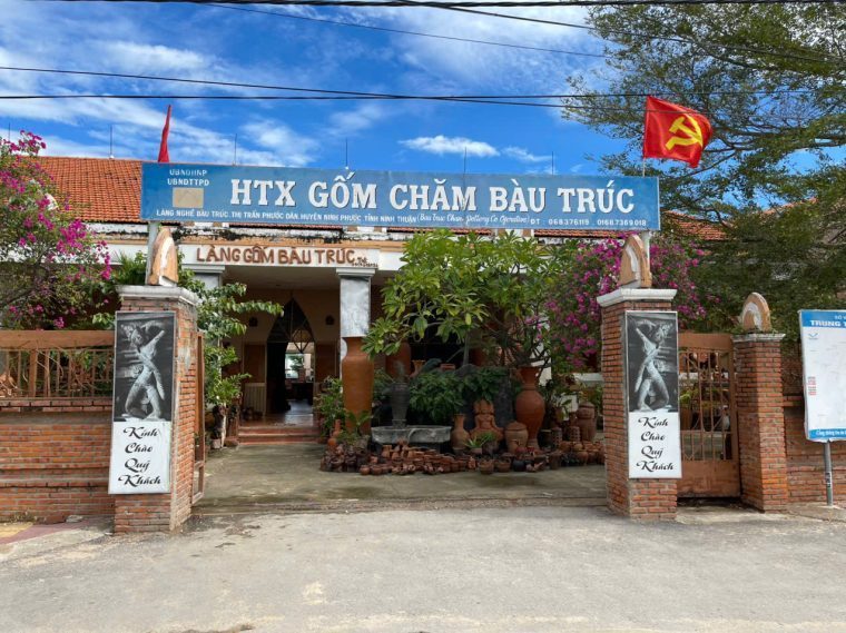 Hợp tác xã Gốm Chăm Bàu Trúc – Nơi giữ lửa cho nét đẹp Gốm Chăm