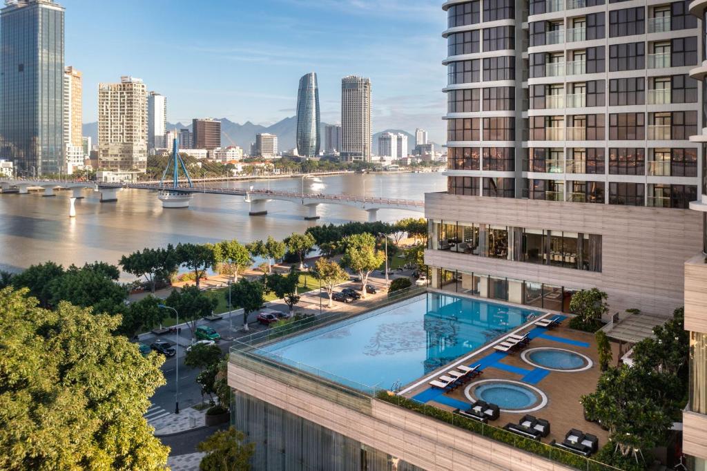 Meliá Vinpearl Danang Riverfront